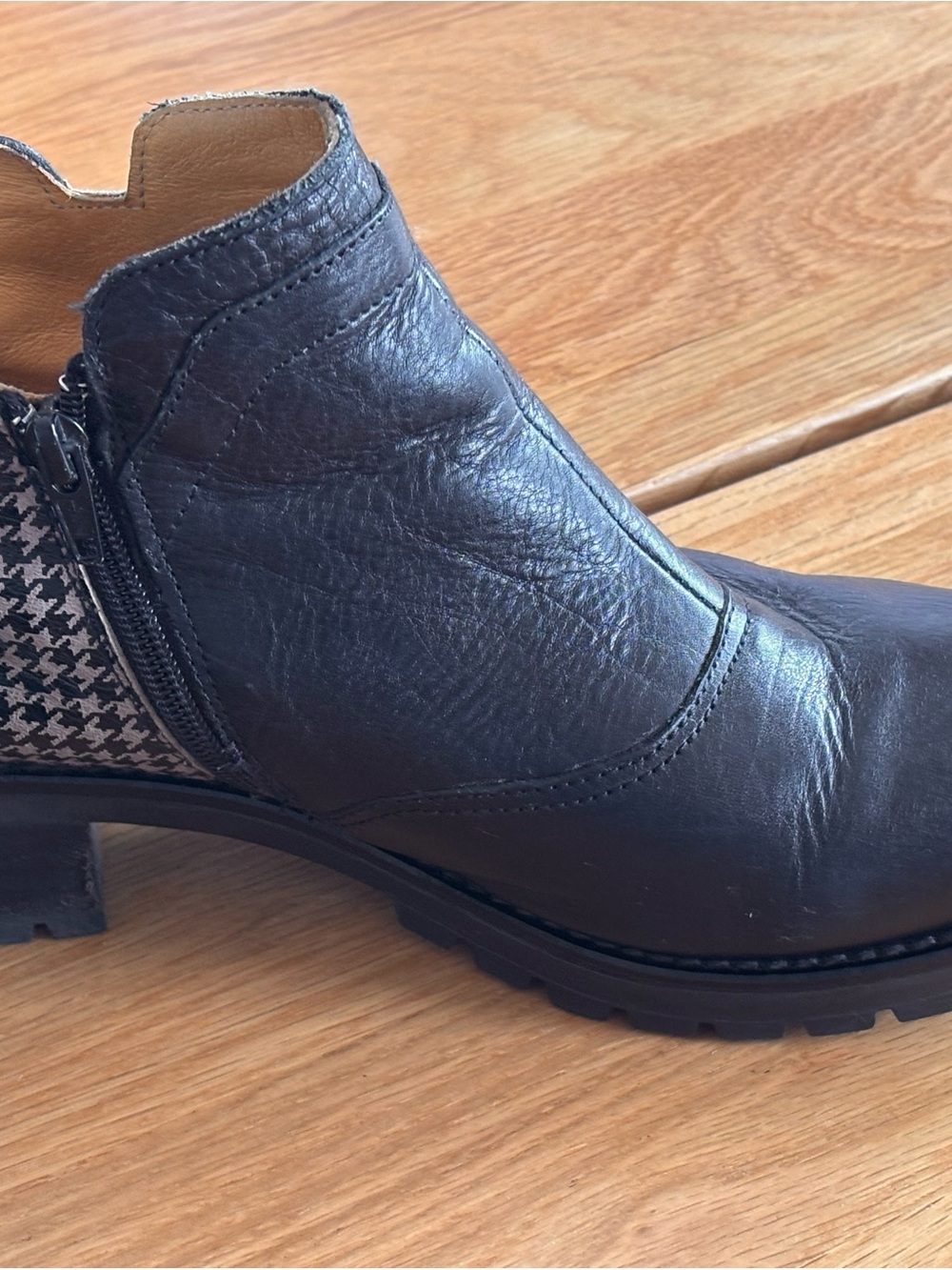 Brako Spain Black Leather Houndstooth Ankle Boots - EU 40 / US 9-9.5